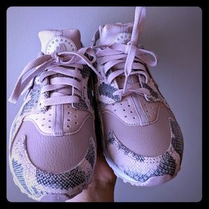 Pink Air Nike Huarache